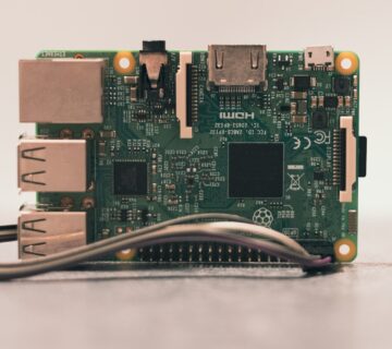 استفاده از تکنولوژی‌های IoT (اینترنت اشیا) در شبکه‌های کامپیوتری